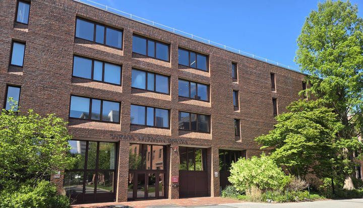HUH building